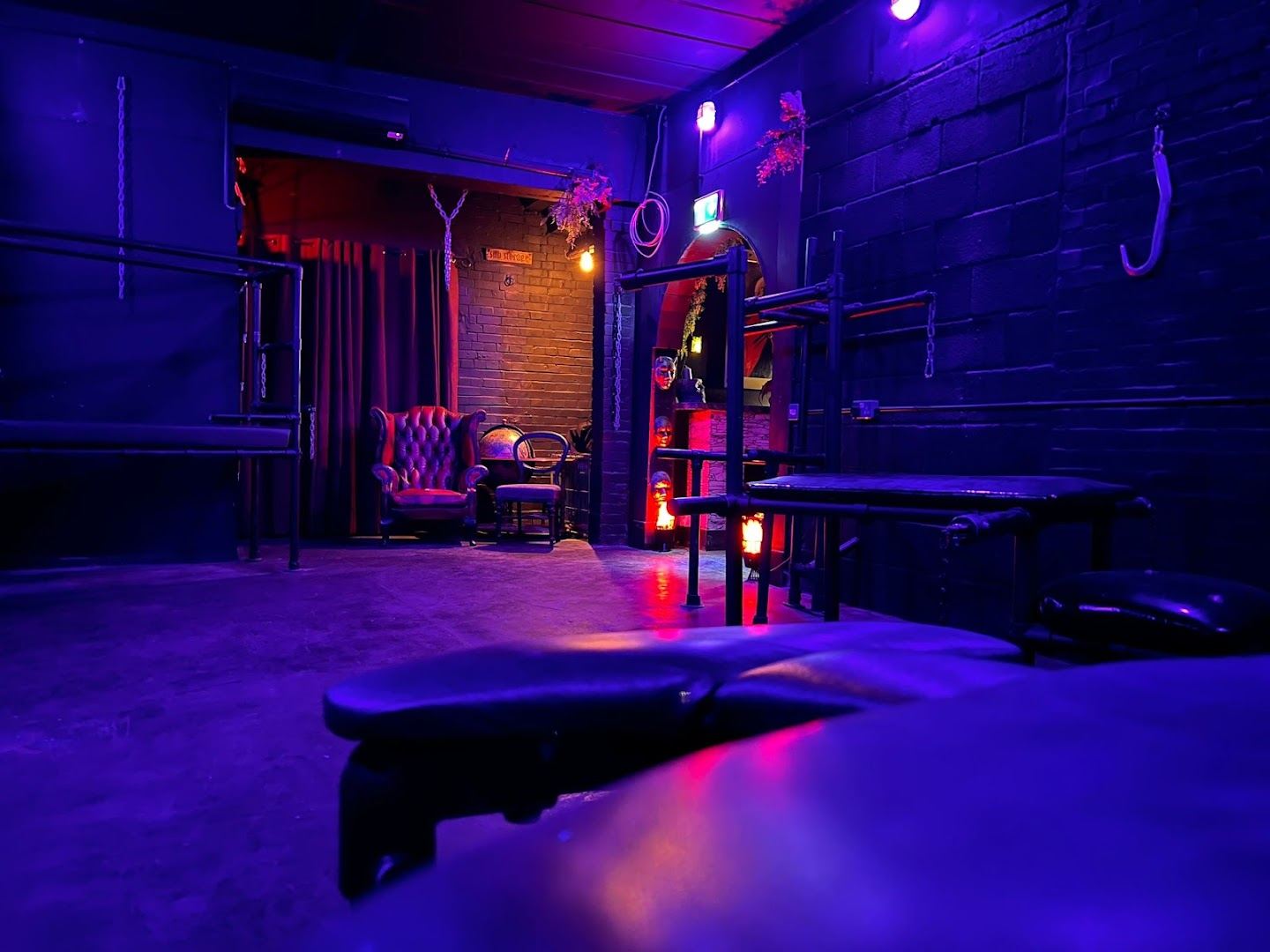 Penthouse Playrooms - Swinger Club in Dunstable, United Kingdom