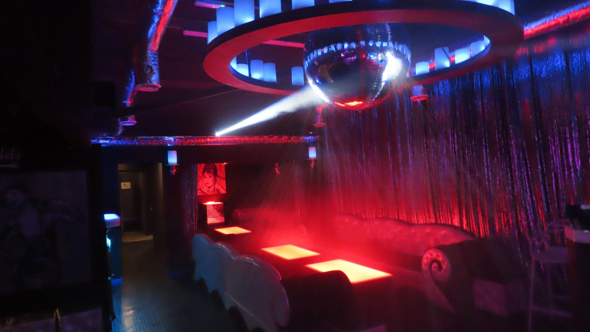 Penthouse Playrooms - Swinger Club in Dunstable, United Kingdom