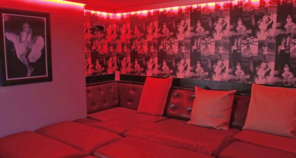 Adam And Eves Club Reinvented - Swinger Club in Eccles, United Kingdom