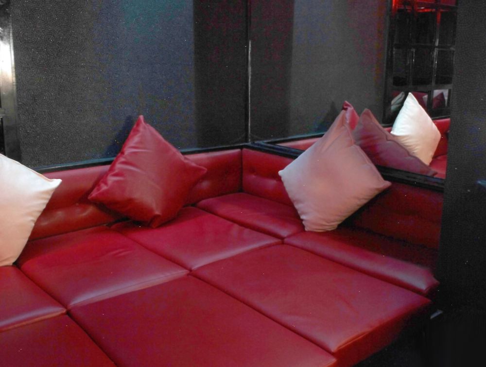 Adam And Eves Club Reinvented - Swinger Club in Eccles, United Kingdom