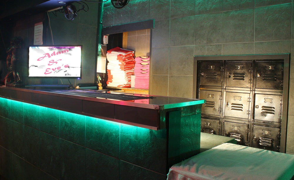 Adam And Eves Club Reinvented - Swinger Club in Eccles, United Kingdom