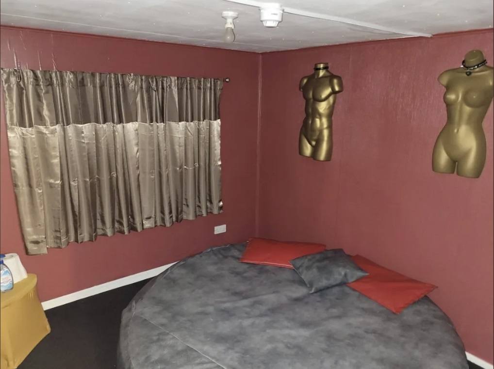 Yaydess The Ultimate Adult Experience - Swinger Club in England, United Kingdom