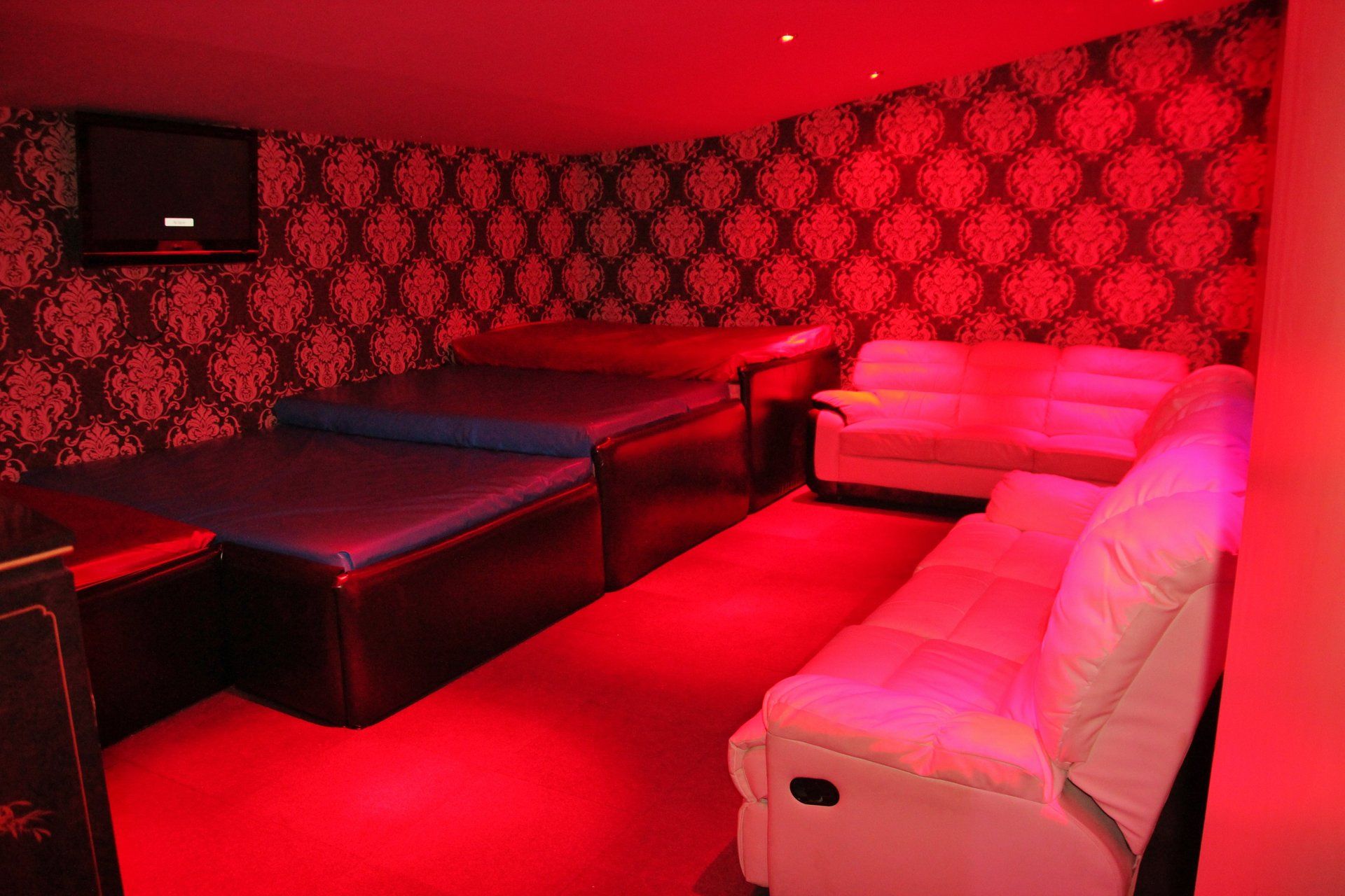 Pandora's Swingers Club - Swinger Club in Leeds, United Kingdom