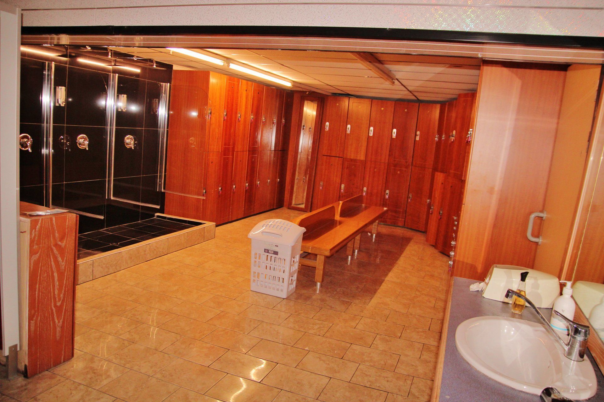 Pandora's Swingers Club - Swinger Club in Leeds, United Kingdom