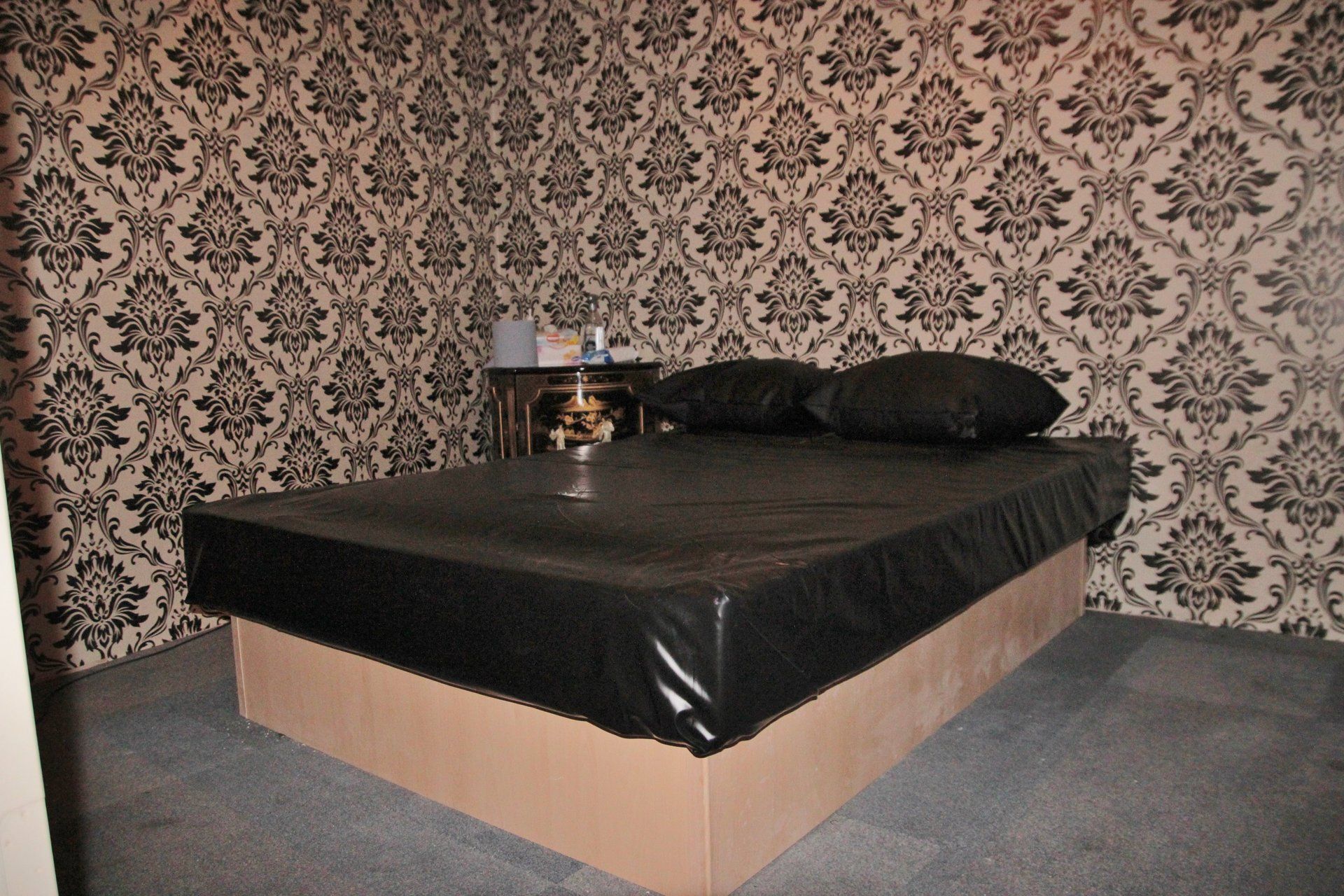 Pandora's Swingers Club - Swinger Club in Leeds, United Kingdom