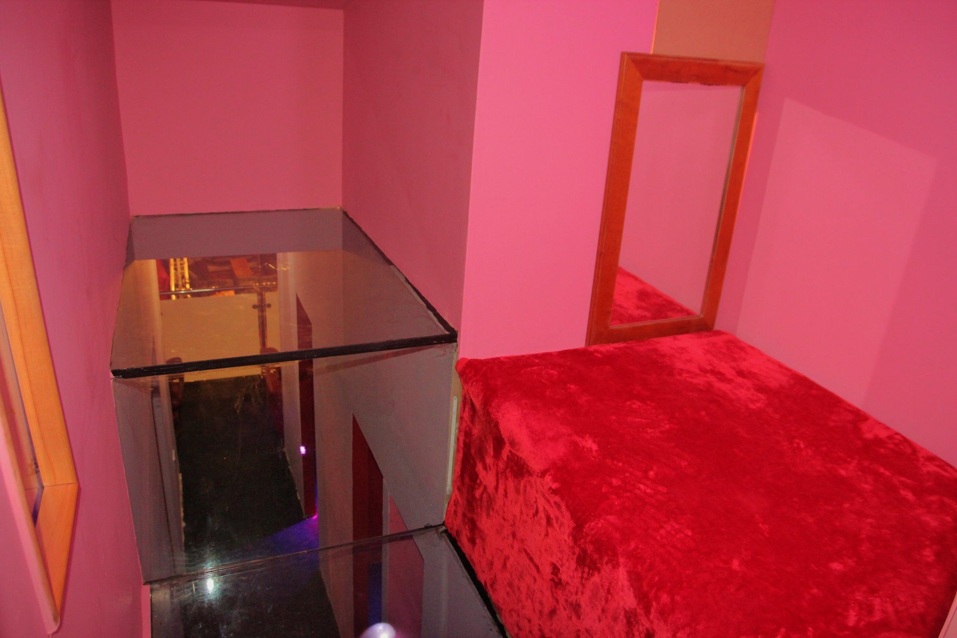 Pandora's Swingers Club - Swinger Club in Leeds, United Kingdom