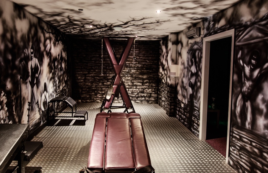 Quest Swingers Club - Swinger Club in Leeds, United Kingdom