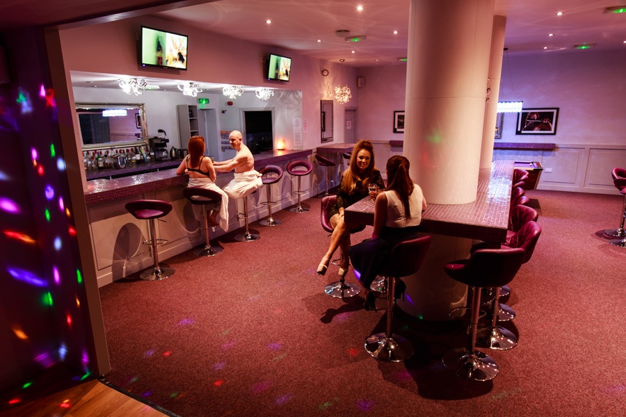Quest Swingers Club - Swinger Club in Leeds, United Kingdom
