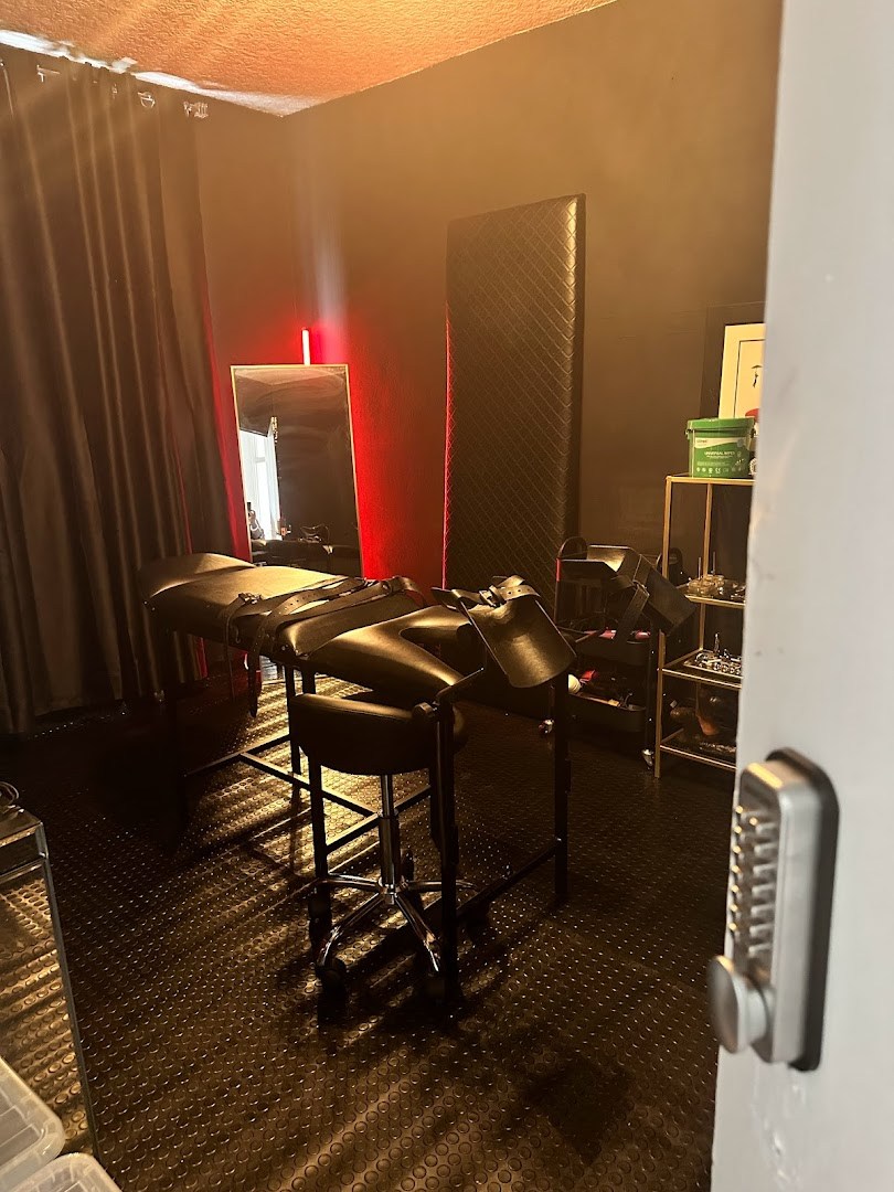 London Dungeon Suite - Brothel in London, United Kingdom