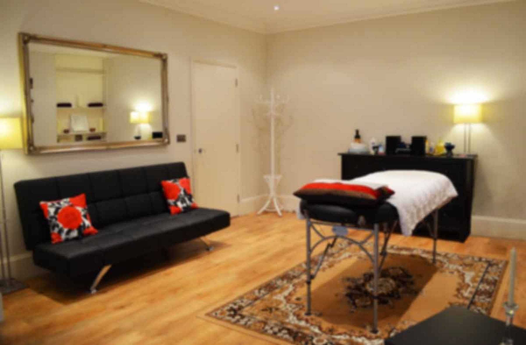 Tantra-Lising - Erotic Massage in London, United Kingdom