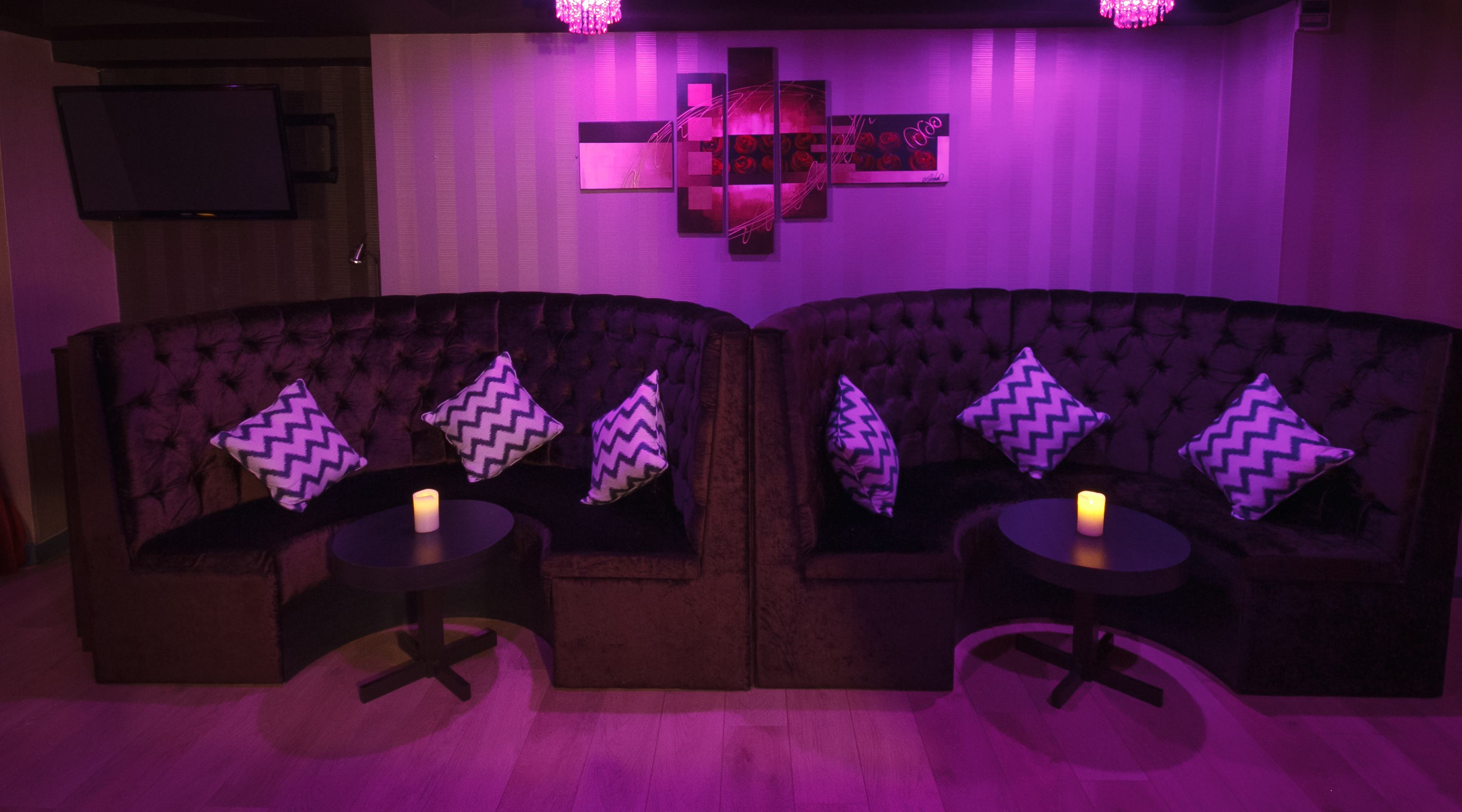 Charlie's Gentlemen's Club And Bar - Nightclub in London, United Kingdom