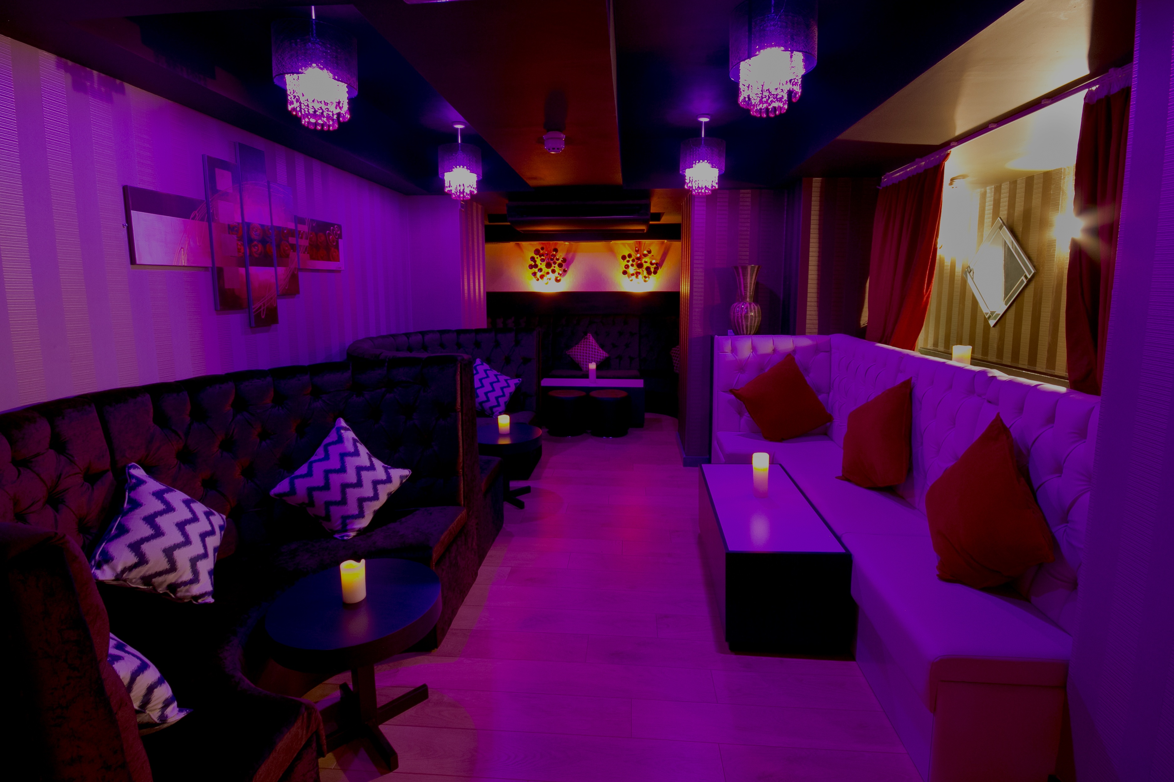 Charlie's Gentlemen's Club And Bar - Nightclub in London, United Kingdom