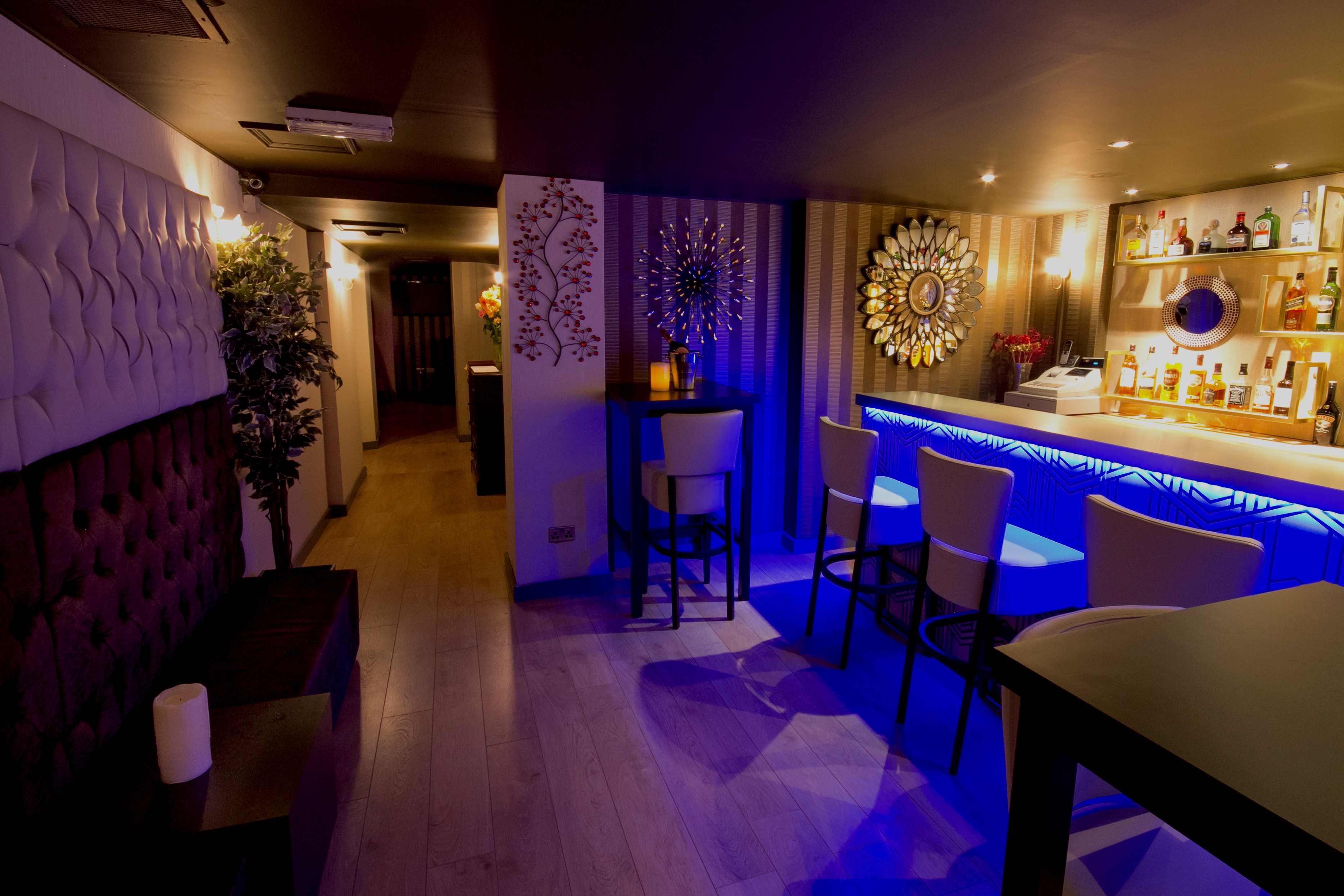 Charlie's Gentlemen's Club And Bar - Nightclub in London, United Kingdom