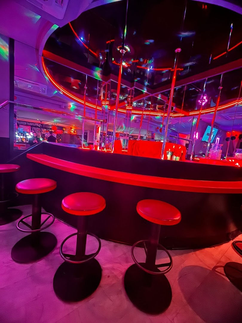 Rainbow Sports Bar - Nightclub in London, United Kingdom