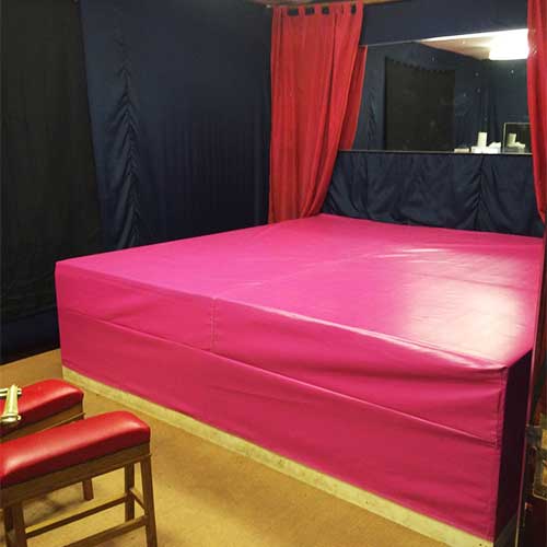 New Paradise Club - Swinger Club in Loughborough, United Kingdom
