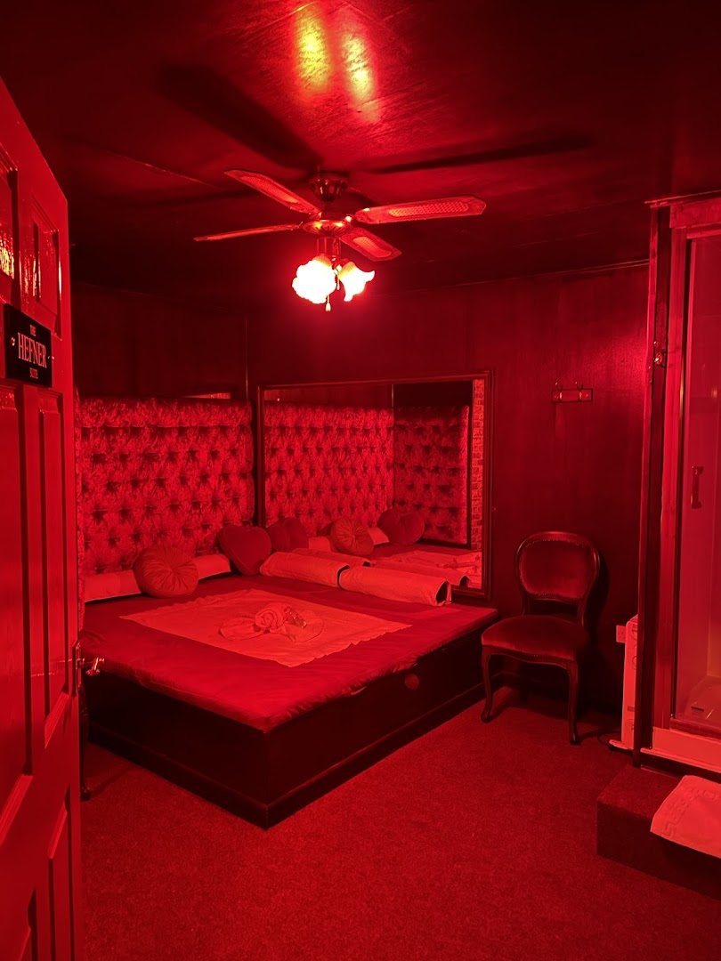 Cosmopolitan Sauna - Brothel in Manchester, United Kingdom