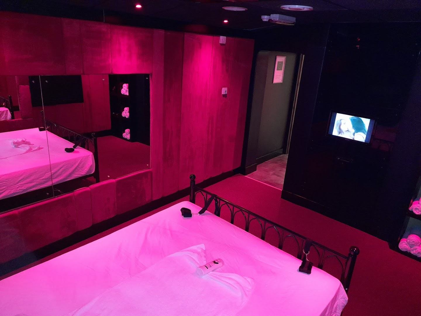 Temptations Massage Parlour - Erotic Massage in Manchester, United Kingdom