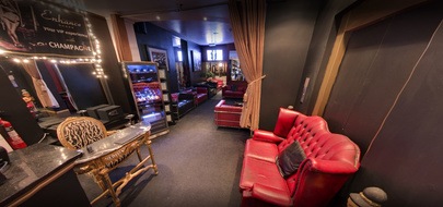 Flirtz Lap Dancing Club Nottingham - Nightclub in Nottingham, United Kingdom