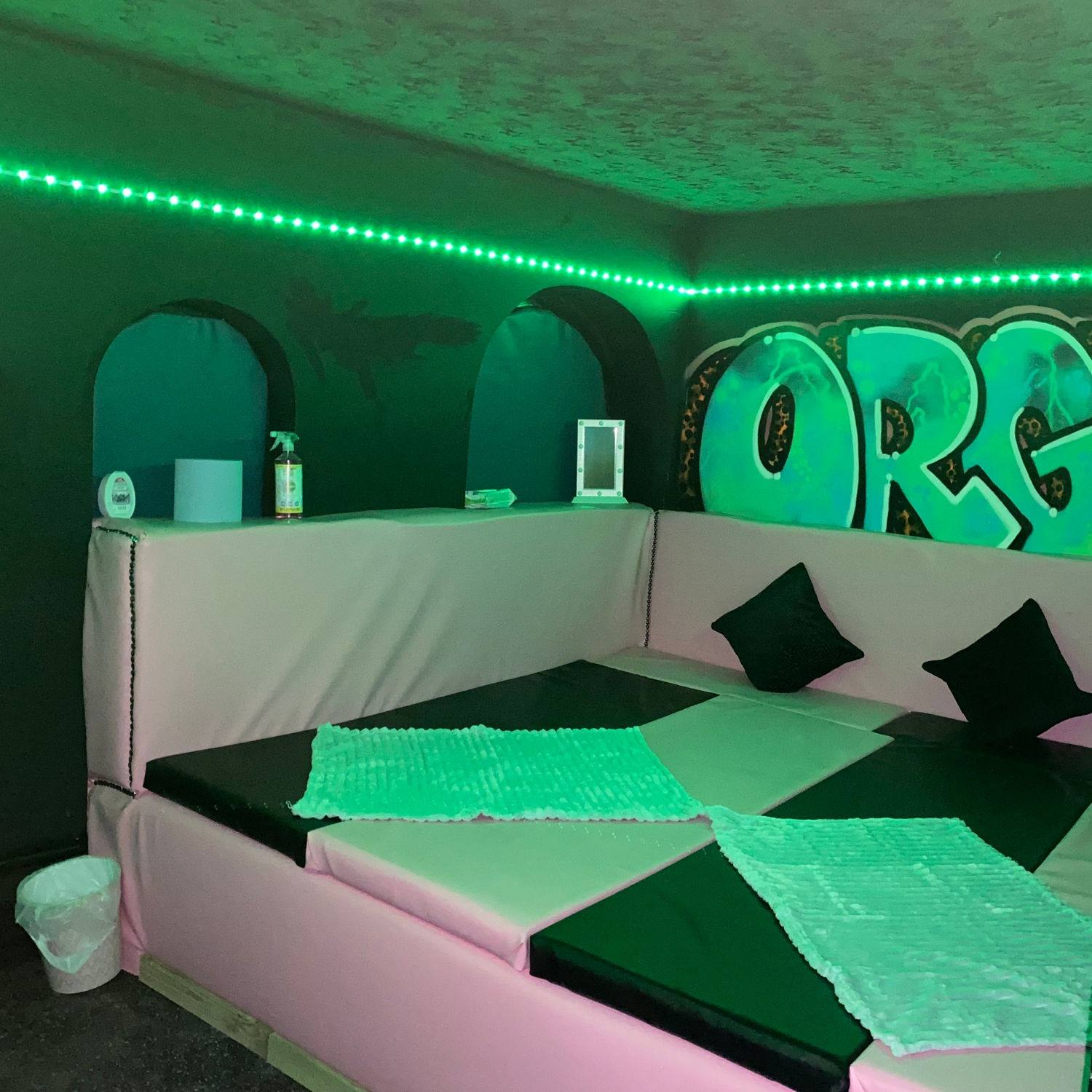 Gg's Lounge Club - Swinger Club in Runcorn, United Kingdom