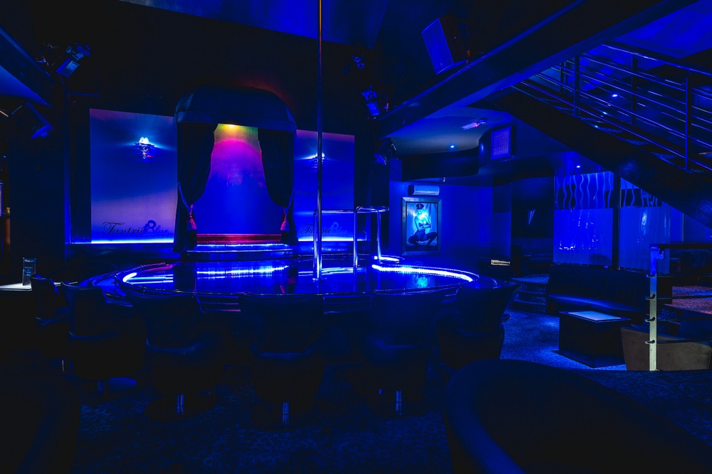 Heathrow Tantric Blue Gentlemens Club - Nightclub in Slough, United Kingdom