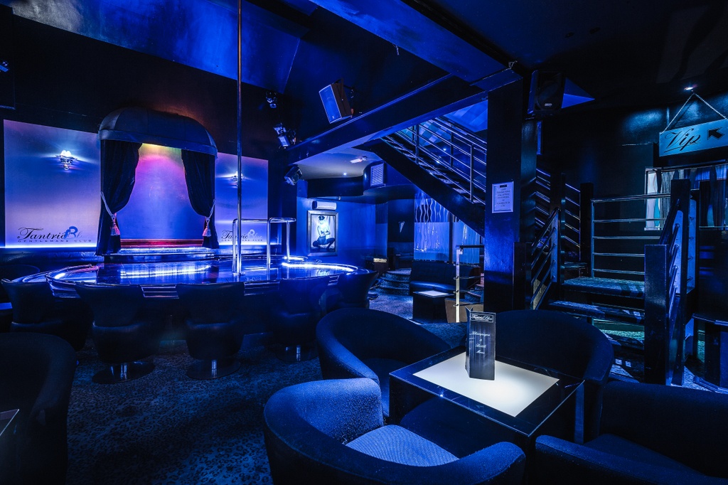 Heathrow Tantric Blue Gentlemens Club - Nightclub in Slough, United Kingdom