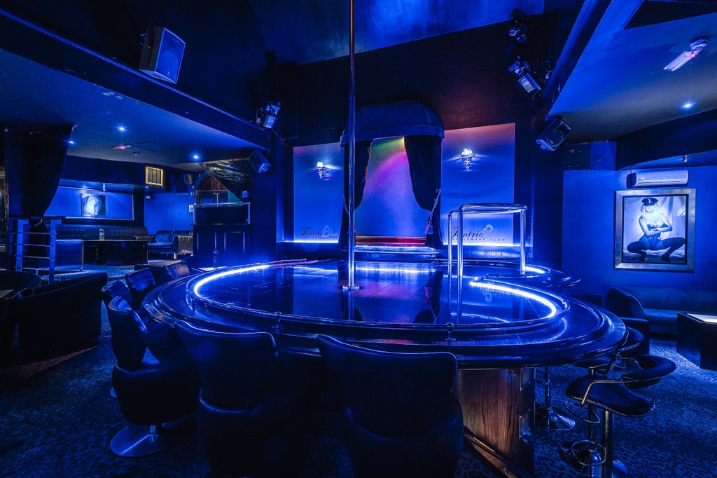 Heathrow Tantric Blue Gentlemens Club - Nightclub in Slough, United Kingdom
