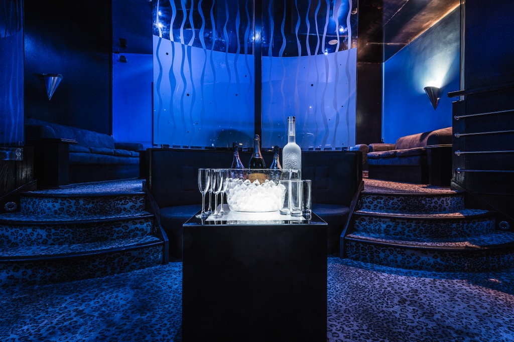 Heathrow Tantric Blue Gentlemens Club - Nightclub in Slough, United Kingdom