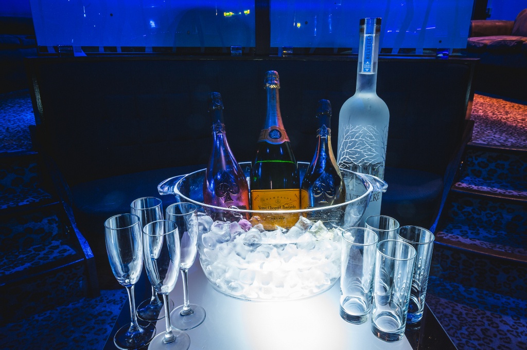 Heathrow Tantric Blue Gentlemens Club - Nightclub in Slough, United Kingdom