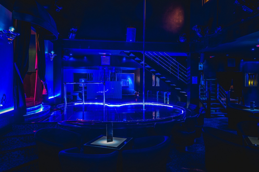 Heathrow Tantric Blue Gentlemens Club - Nightclub in Slough, United Kingdom