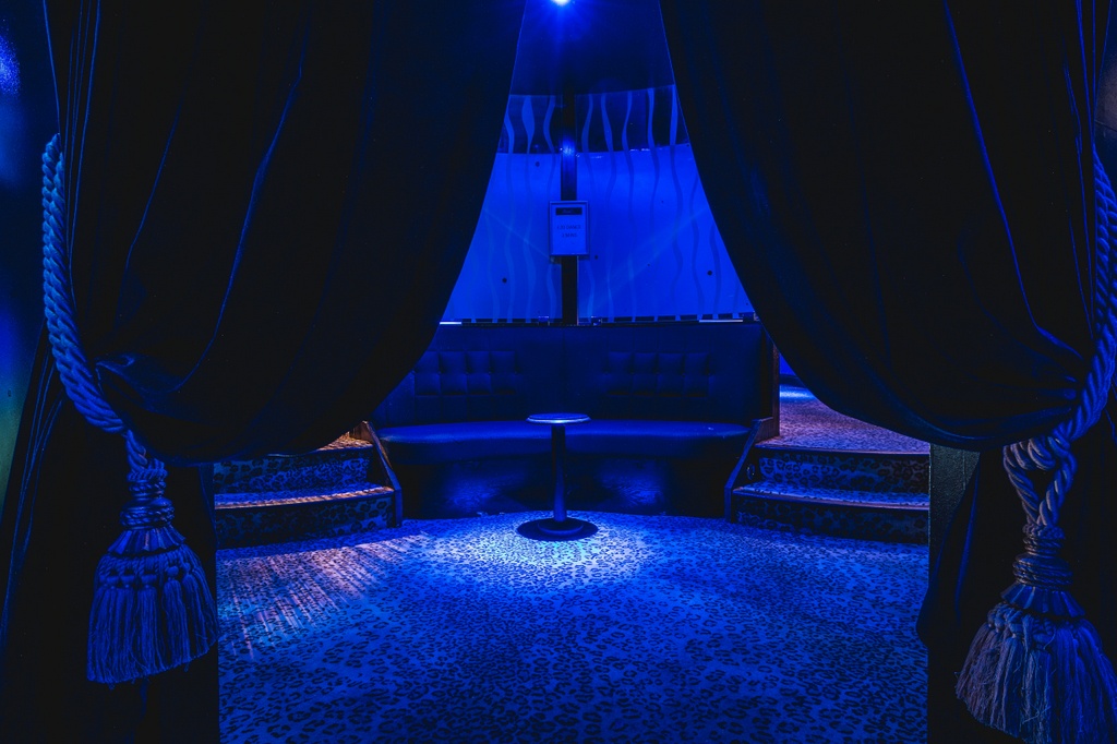 Heathrow Tantric Blue Gentlemens Club - Nightclub in Slough, United Kingdom