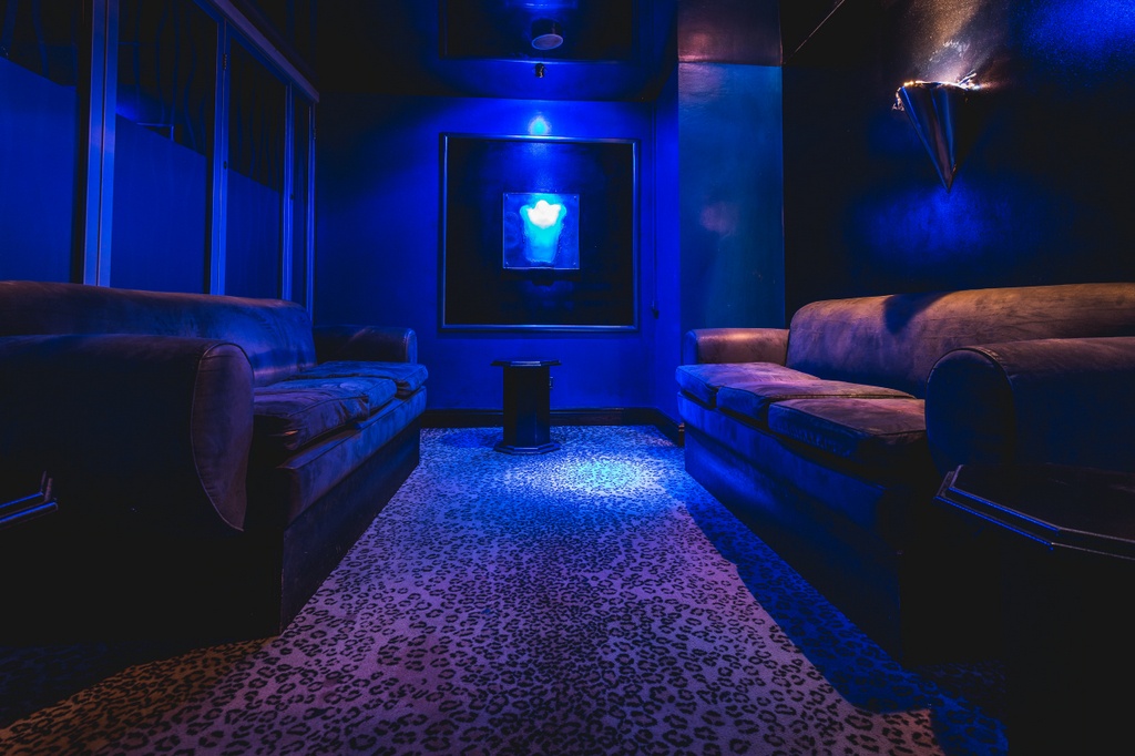 Heathrow Tantric Blue Gentlemens Club - Nightclub in Slough, United Kingdom