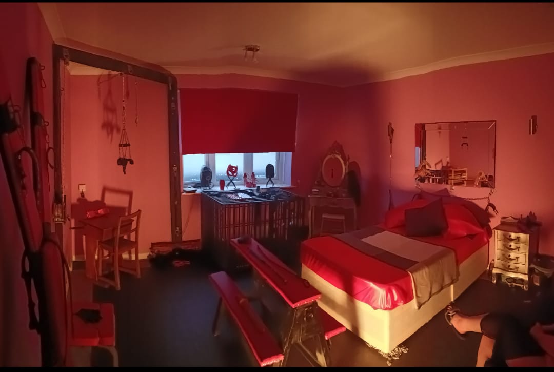 The Scarlet Chamber - Brothel in Southampton, United Kingdom