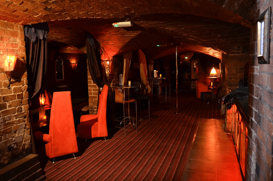 Caz Bar Nightclub - Nightclub in Stratford Upon Avon, United Kingdom