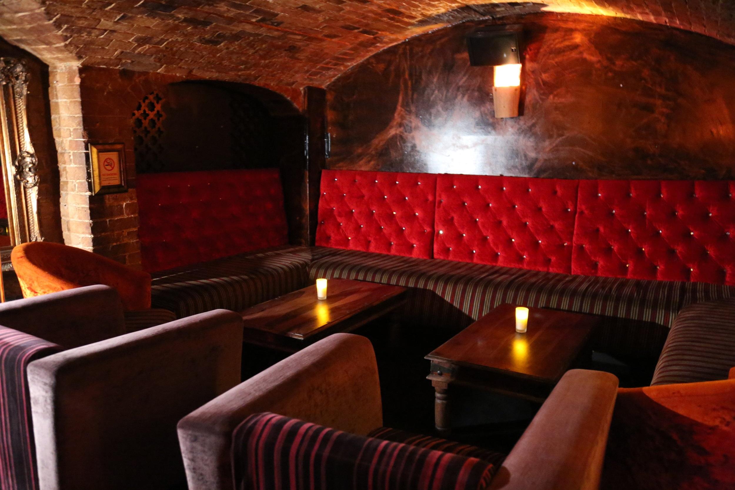Caz Bar Nightclub - Nightclub in Stratford Upon Avon, United Kingdom