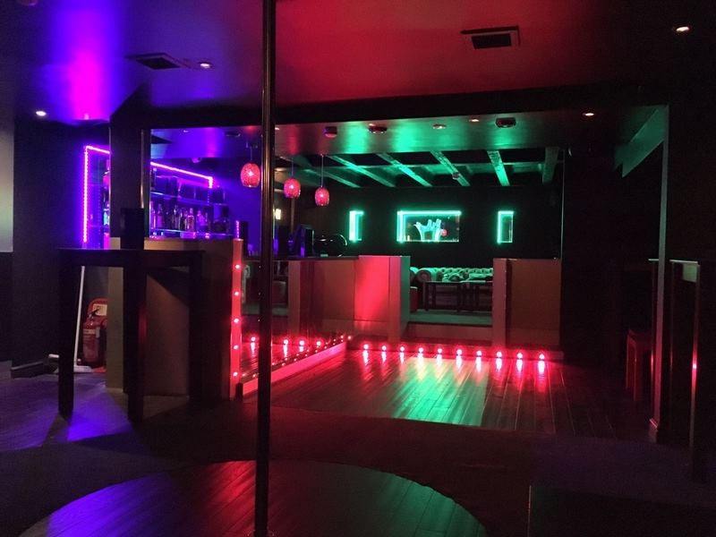 Diamonds & Strings Strip Club & Bar - Nightclub in Watford, United Kingdom