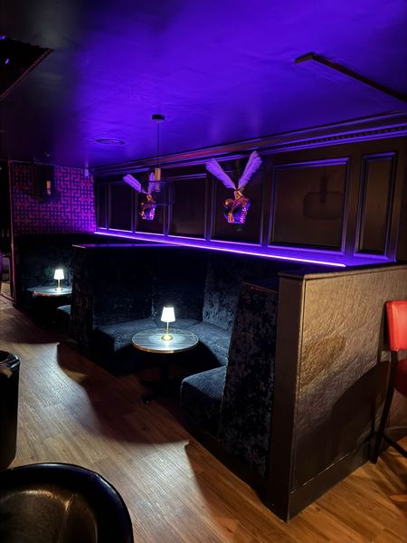 Diamonds & Strings Strip Club & Bar - Nightclub in Watford, United Kingdom