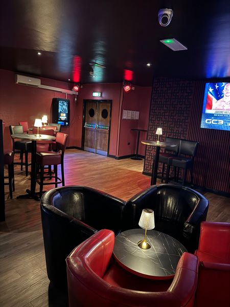 Diamonds & Strings Strip Club & Bar - Nightclub in Watford, United Kingdom