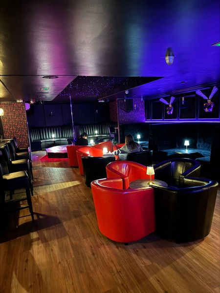 Diamonds & Strings Strip Club & Bar - Nightclub in Watford, United Kingdom