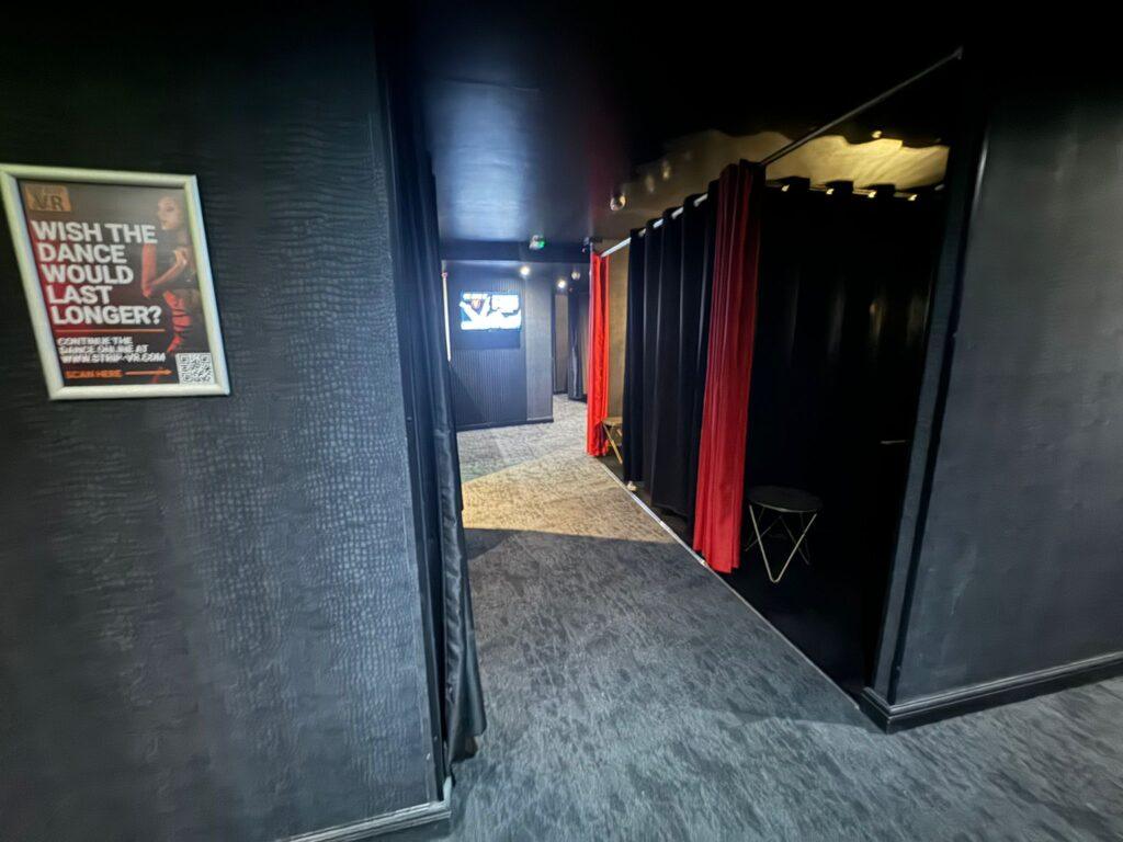 Diamonds & Strings Strip Club & Bar - Nightclub in Watford, United Kingdom