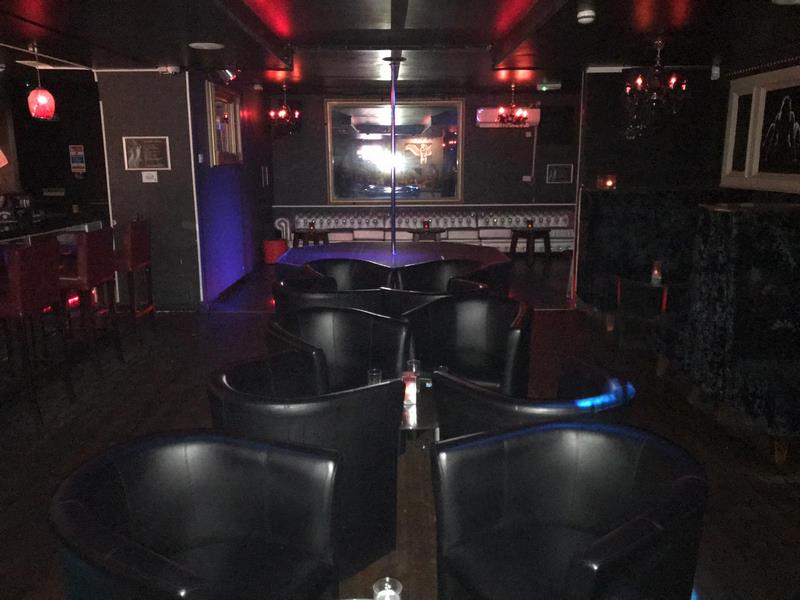 Diamonds & Strings Strip Club & Bar - Nightclub in Watford, United Kingdom