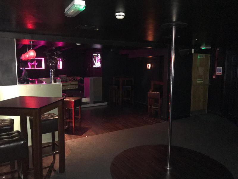 Diamonds & Strings Strip Club & Bar - Nightclub in Watford, United Kingdom