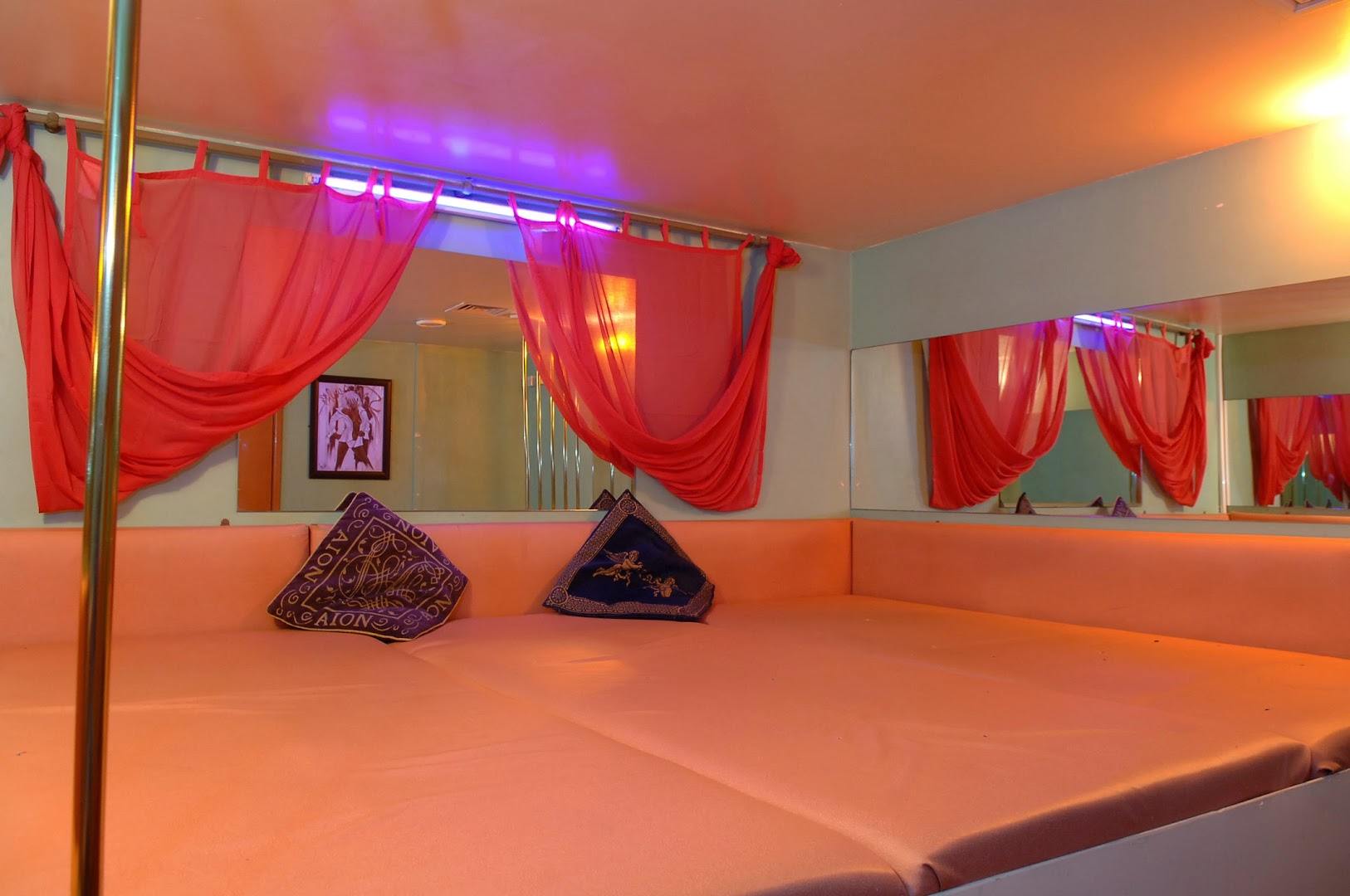 Chameleons Club - Swinger Club in Wednesbury, United Kingdom