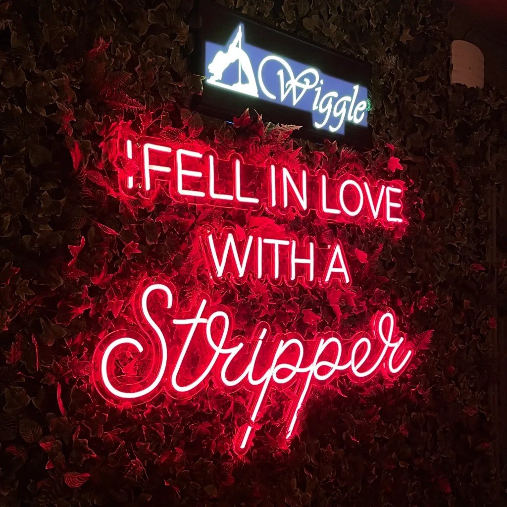 Wiggle Strip Club Weymouth - Nightclub in Weymouth, United Kingdom