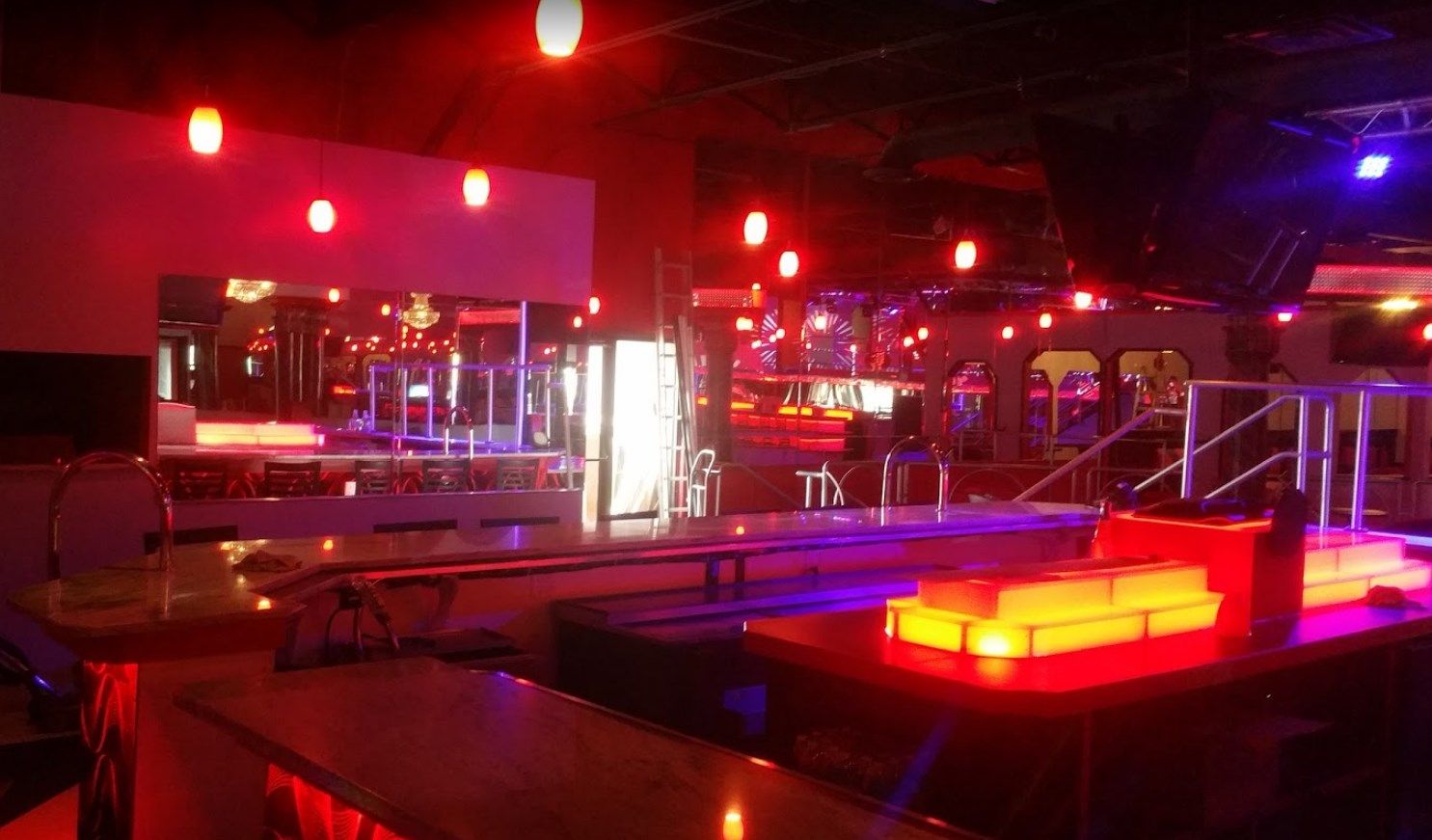 Hush Cabaret - Nightclub in Akron, United States
