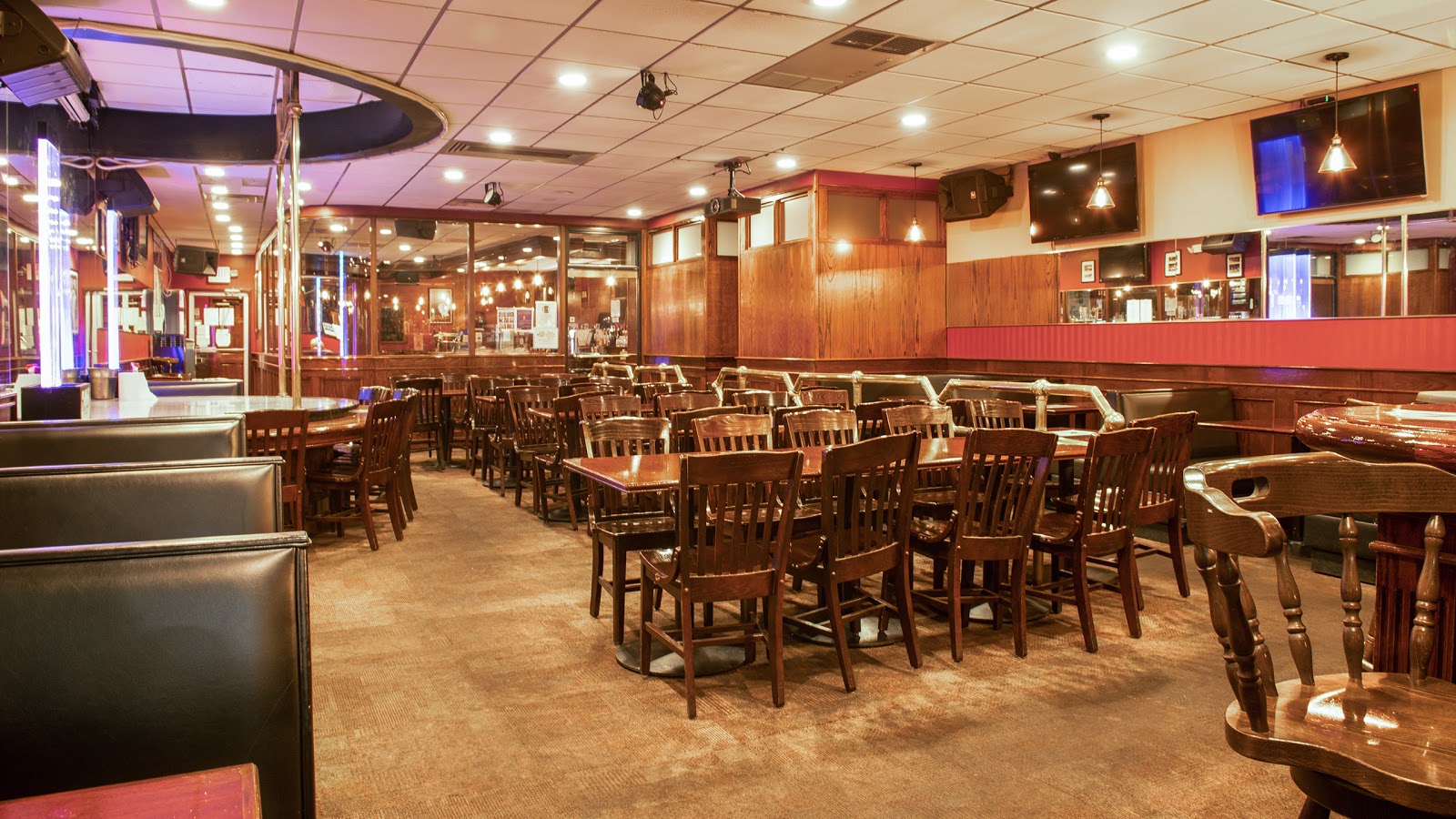 Crystal City Restaurant - Gentleman's Club - Nightclub in Arlington, United States