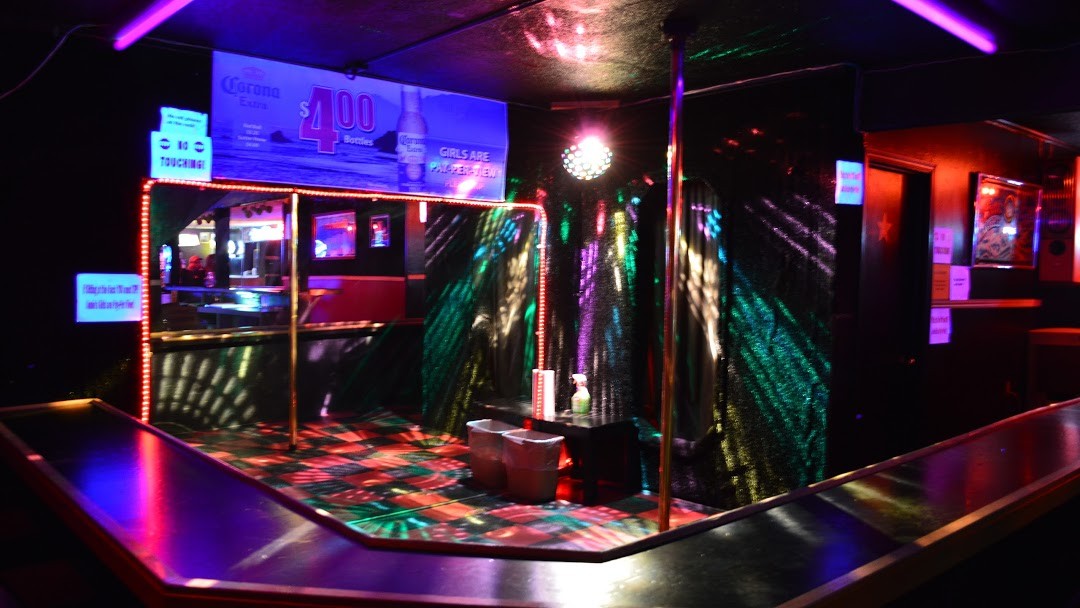 Annie's Saloon - Nightclub in Astoria, United States