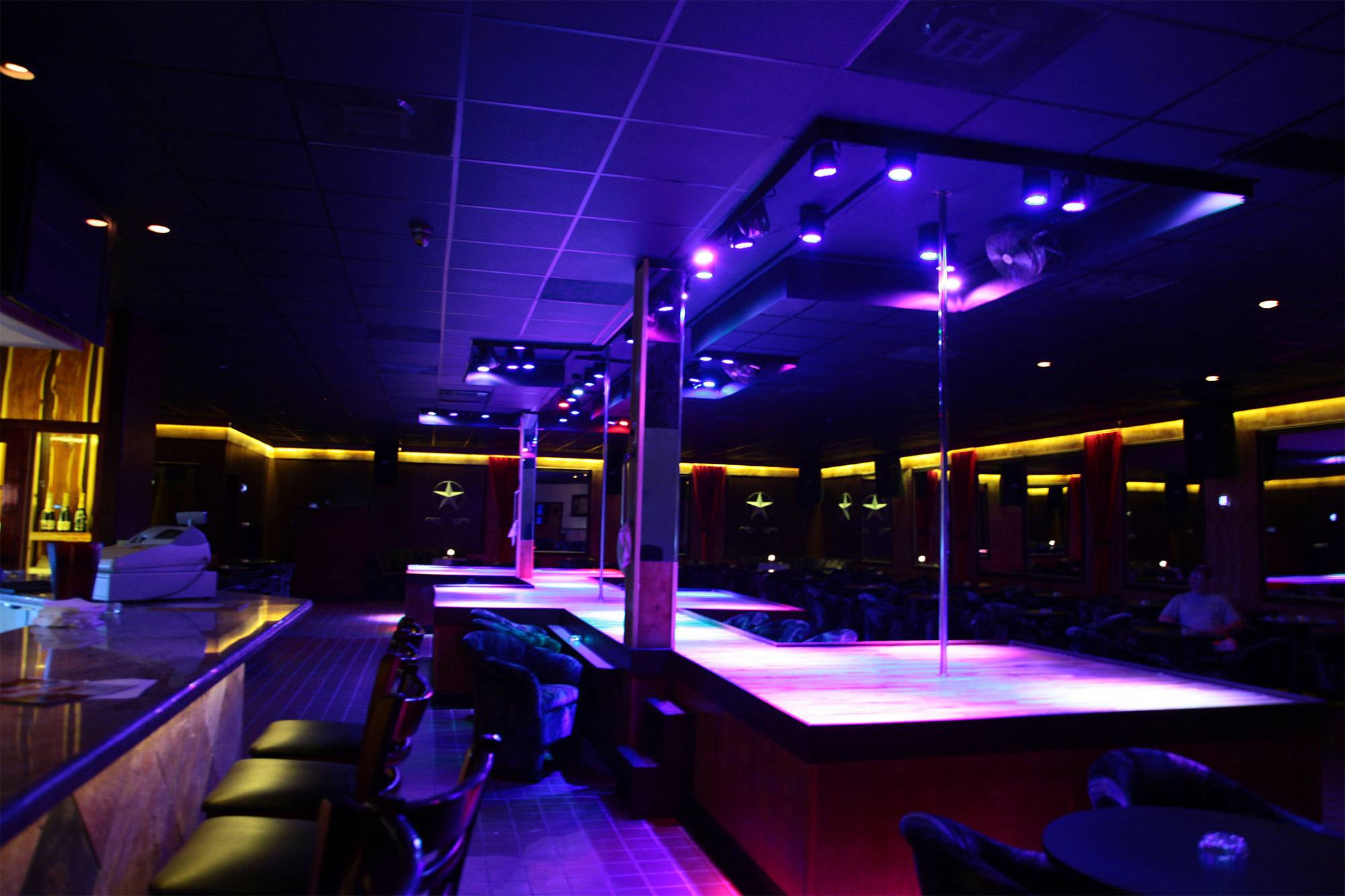 Double Shoe Men's Club - Nightclub in Bacliff, United States
