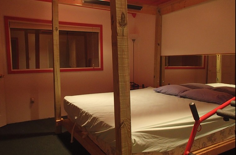 Dj's Island - Swinger Club in Beaver, United States