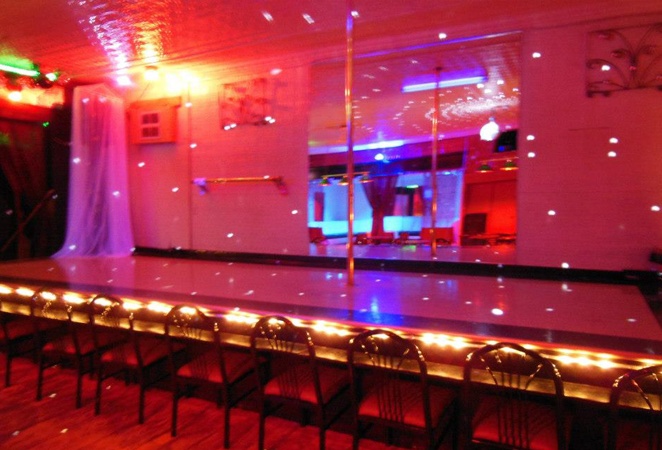 Dangerous Curves - Nightclub in Boyd, United States