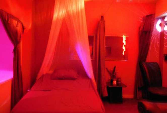 Dangerous Curves - Nightclub in Boyd, United States